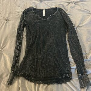 Longsleeve with lace